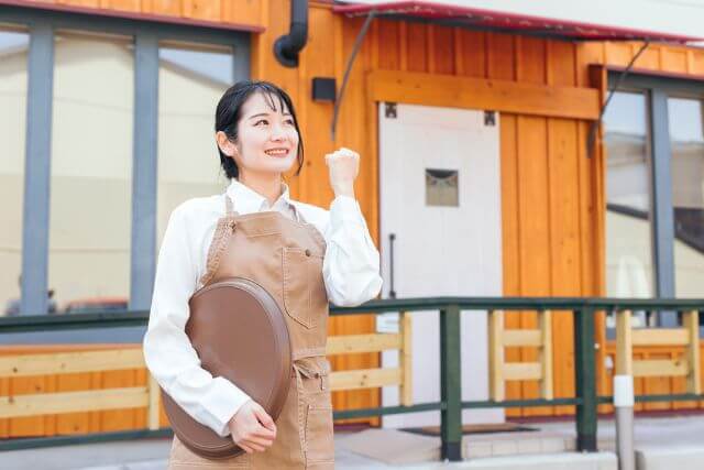 飲食店が経営改善コンサルタントを利用するメリット・デメリット